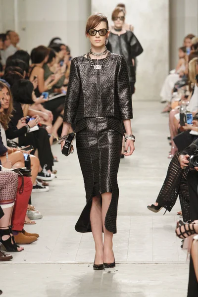 Look 60